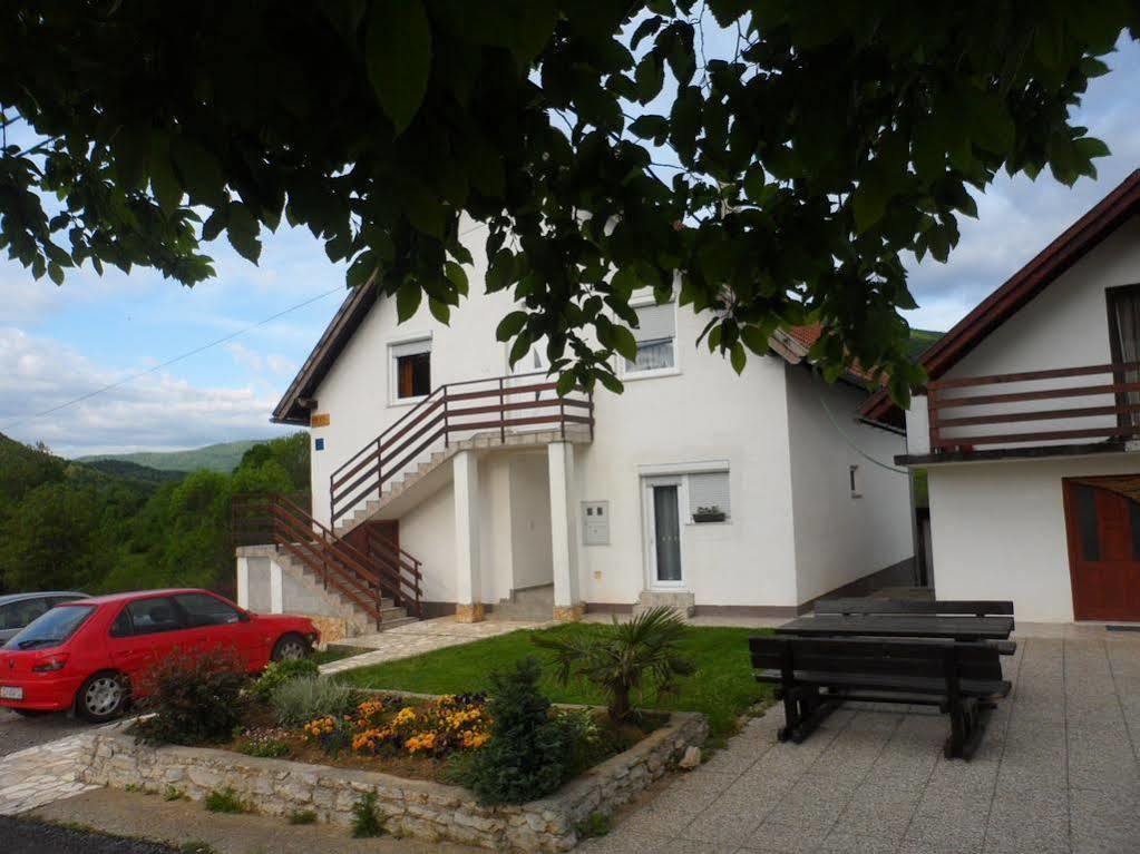 Apartments And Rooms Krizmanic Smoljanac Exterior photo